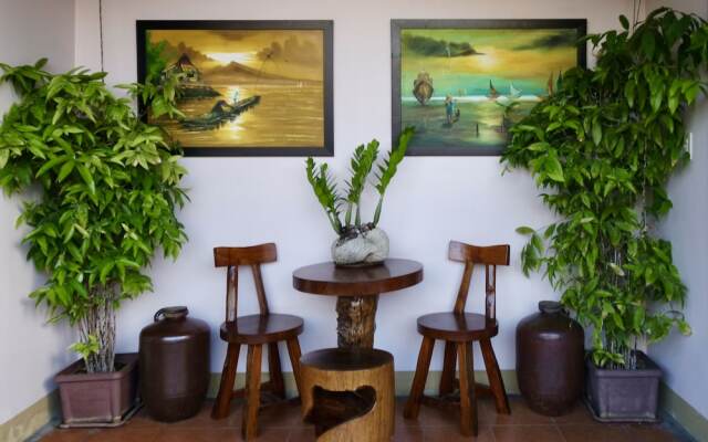 Den Den Guesthouse