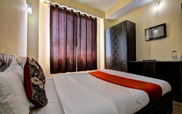 OYO 12862 Hotel Lamaz Residency