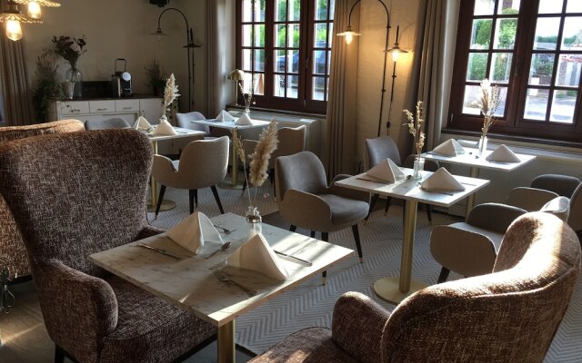 Hôtel-Restaurant Au Relais Du Château Mensberg