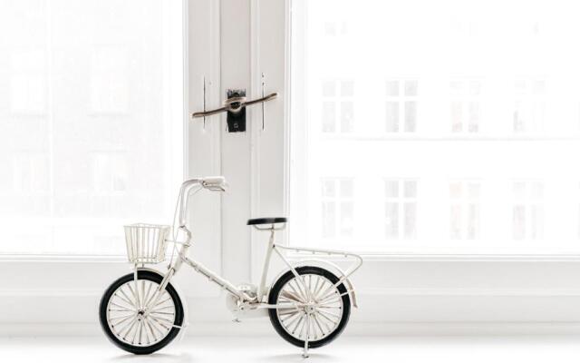 Lavish 4BR Flat in the Heart of CPH by The Canals