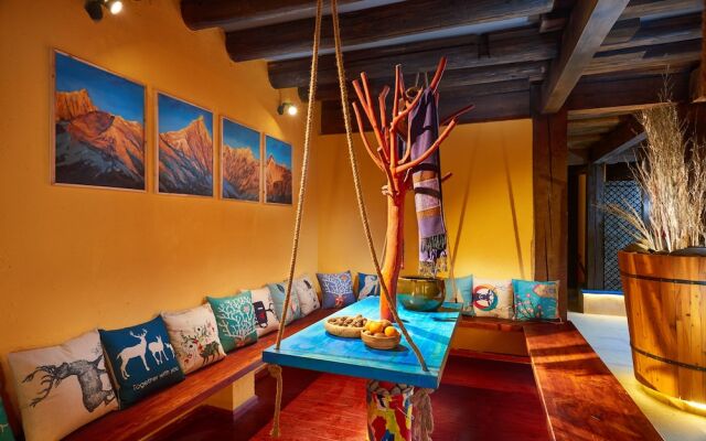 JIUMI Snow Mountain Original Art Hotel