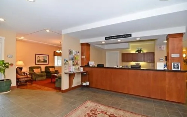 Rivertide Suites Hotel