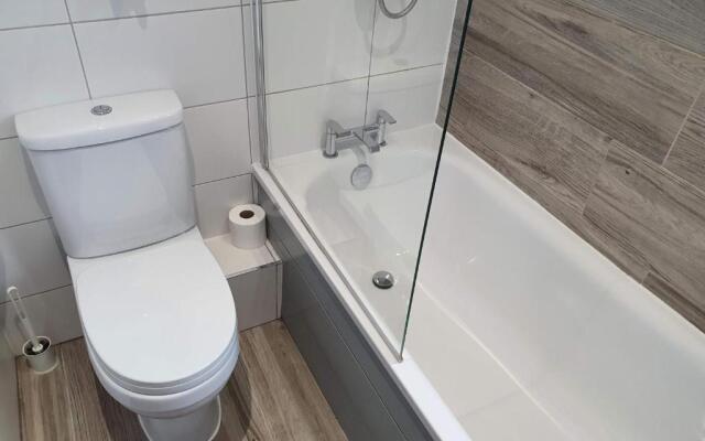 Elm Apartment by Cliftonvalley Apartments