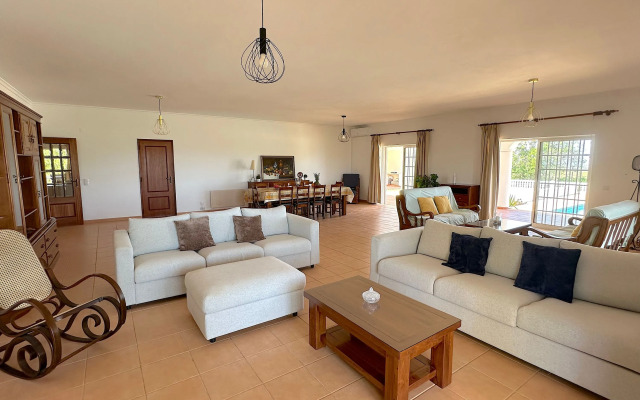 BnB Homes Luxurious Villa With 5 Bedrooms Pool