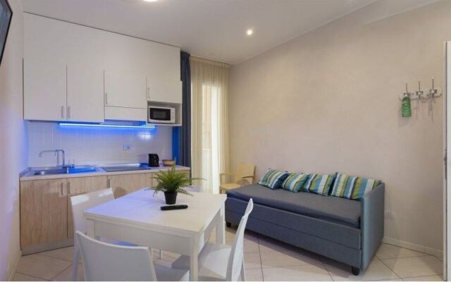 White Suite  Apartments