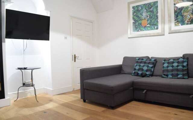 Kensington 1 Bedroom Flat With Terrace