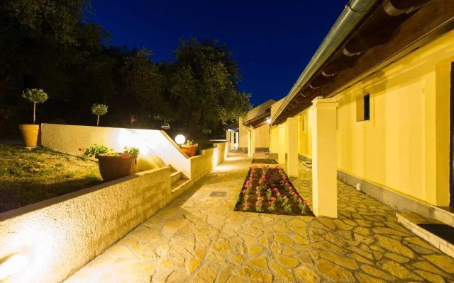 Renata Rooms & Studios