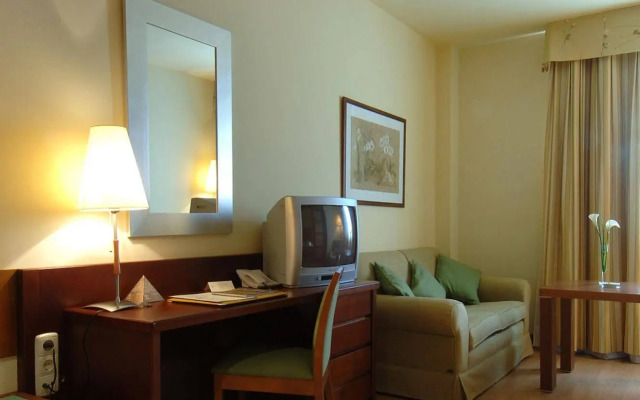 Leonardo Hotel Granada