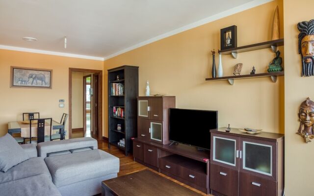 Cheerful Holiday Home in Santa Cruz near Sea Beach