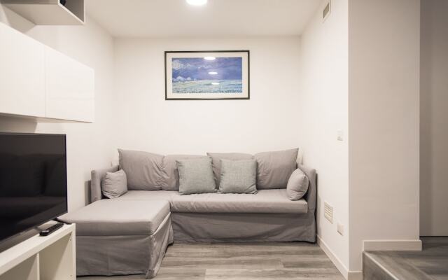 Contemporary 2 Bedroom Flat near University