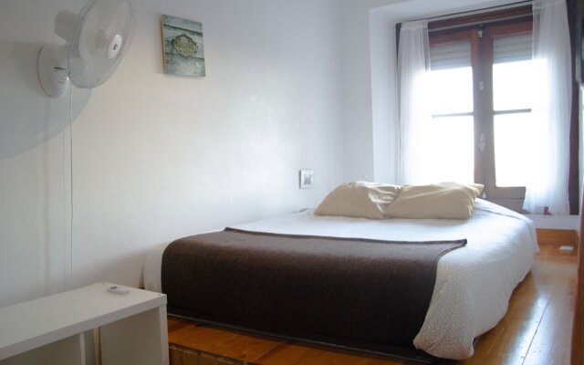 ALFAMA 3B - Balby's Bed&Breakfast