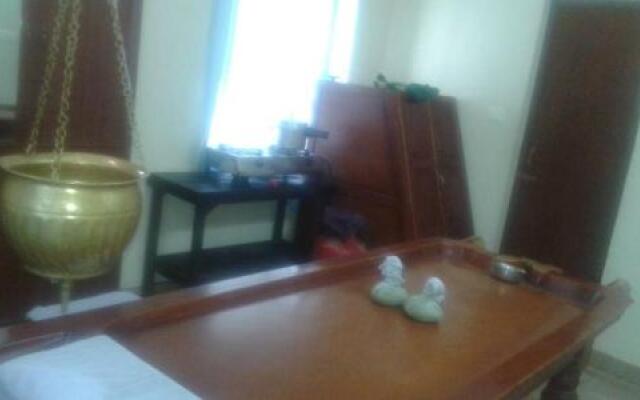 Single Room Non Ac Accommodation In A Home Stay