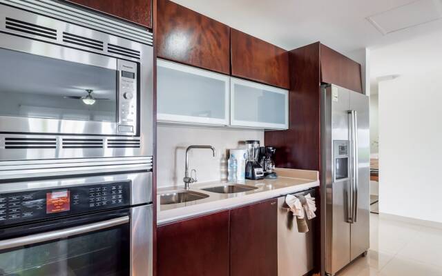 Z Casa Marea 2 Bedroom Condo by Redawning