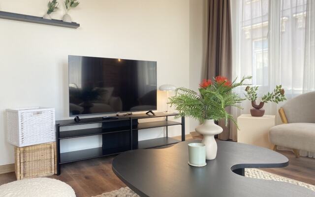 Flat w City View Near Galata Tower in Istiklal Ave