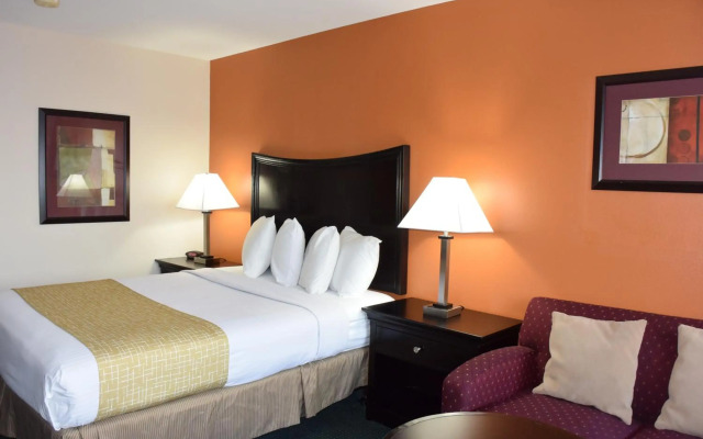 Travelodge Suites by Wyndham Newberg