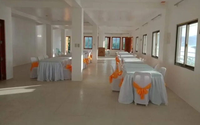 Emmalyn's Paradise Resort