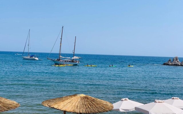 Haraki Beach Mediterranean Retreat