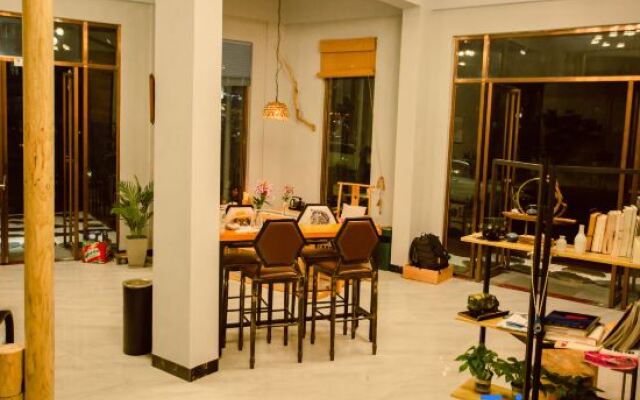 Like Year of Time Flow · Yunqi Homestay