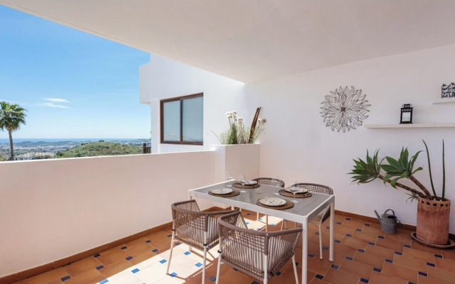 Incredible Apartment With sea Views and Balcony
