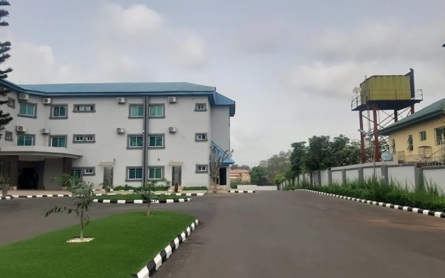Blue Island Hotel And Suites