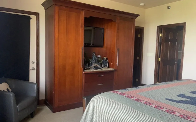 Bearadise Dreams 2 Bedroom Condo by RedAwning