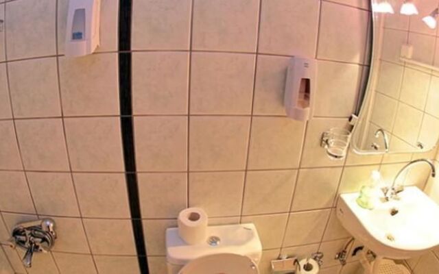 Tonia Hotel
