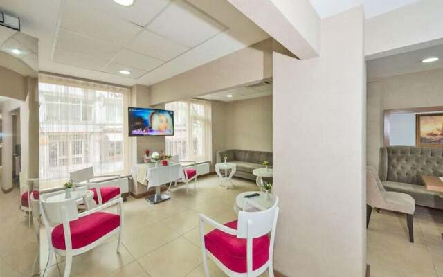 La Garden Hotel