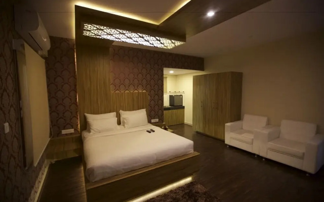FabHotel Grand Savoury Suites