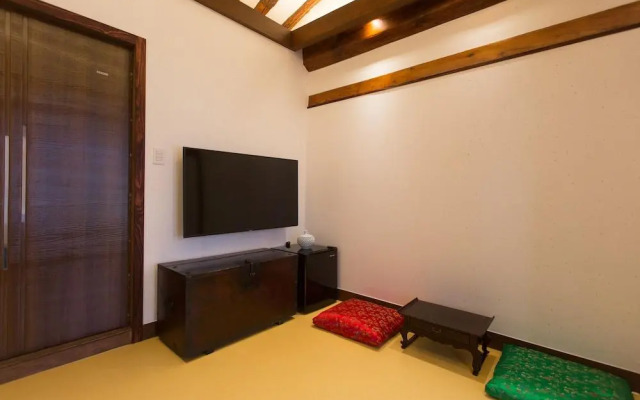 Hanok 1957