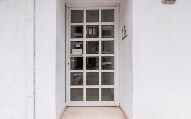 "whole House in Kolonos, Centre of Athens"