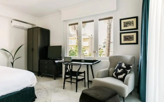 Acropolis Veranda Residence