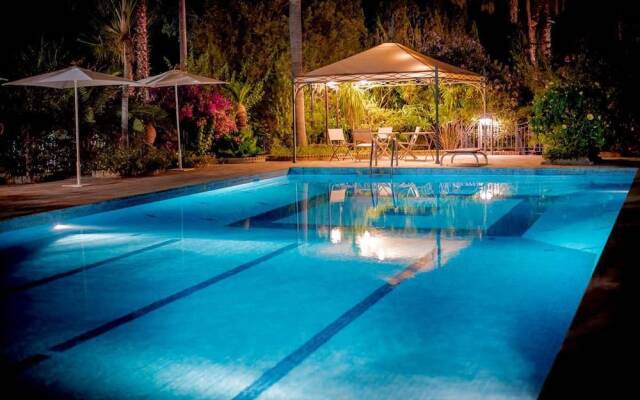 Villa Laura Resort