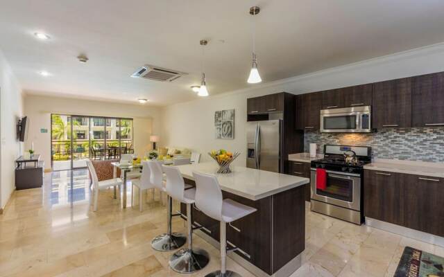 Beautiful 2BR Condo w Great Amenities Palmbeach