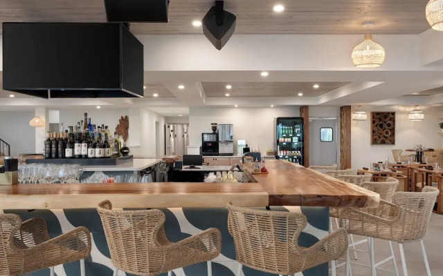 The Wave at Marblehead