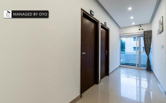 Super OYO Townhouse 1225 Chethana Inn