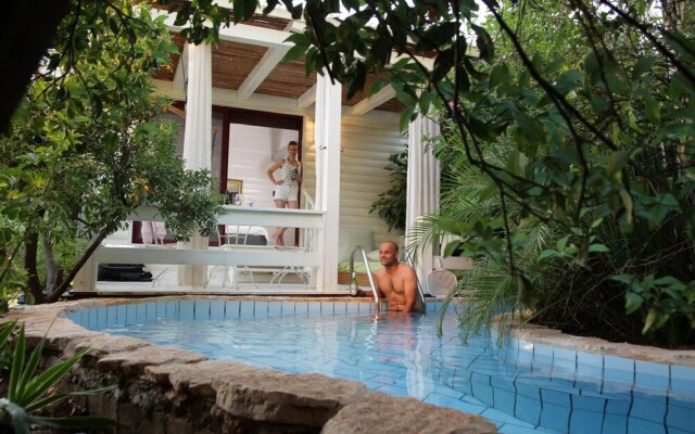 Eili Suites