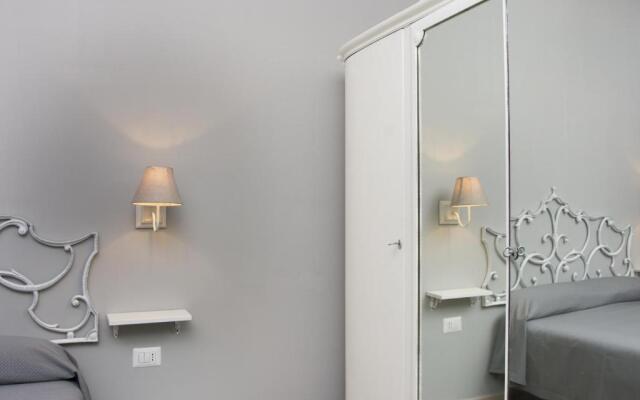 Gens Claudia, Vatican Luxury Apartments