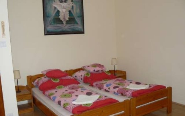 Árbi Apartman Hotel