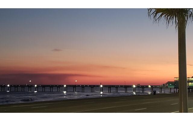 Holiday Inn Express Hotel & Suites Galveston West-Seawall by IHG