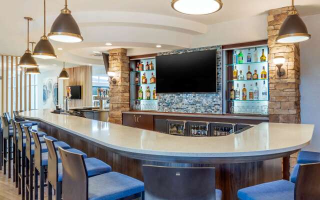 Cambria Hotel Akron - Canton Airport