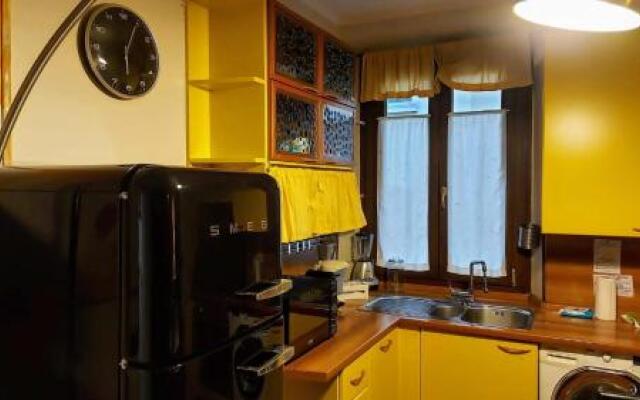 Stylish Boutique Apartment-City Center