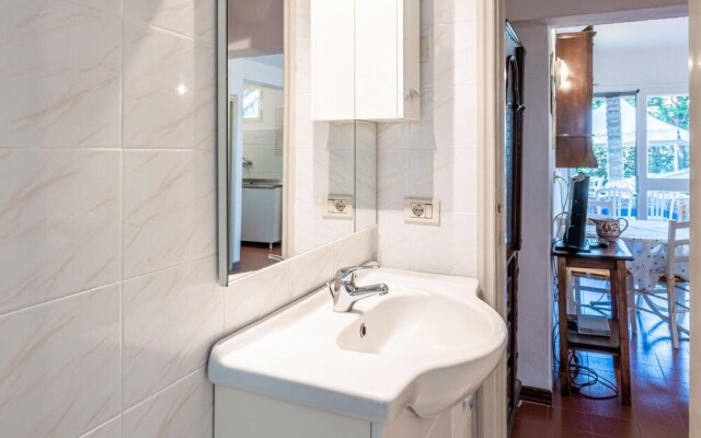 Beautiful Apartment in Lacona With 2 Bedrooms and Wifi