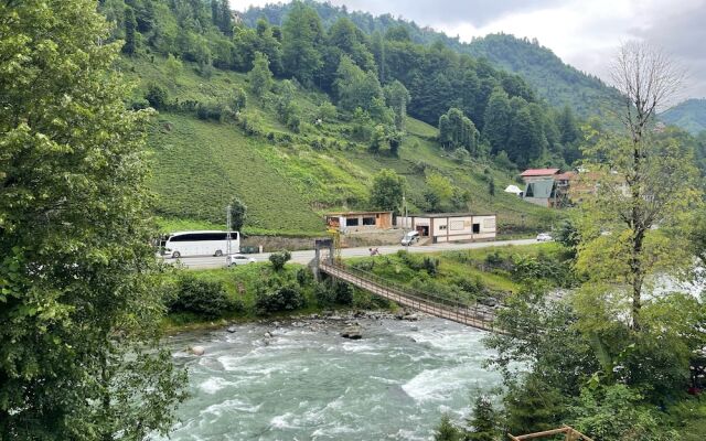 Riverside Suite & Bungalow