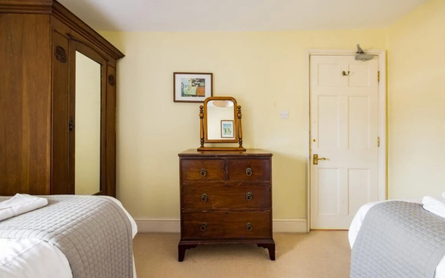 The Admirals Mansion - Central Bath