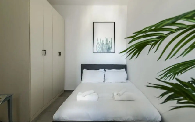 Opulent Ease 2BR Apt in Midtown