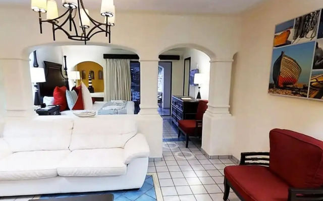 Cozy Studio Sleeps 4 in Marina Bay Cabo