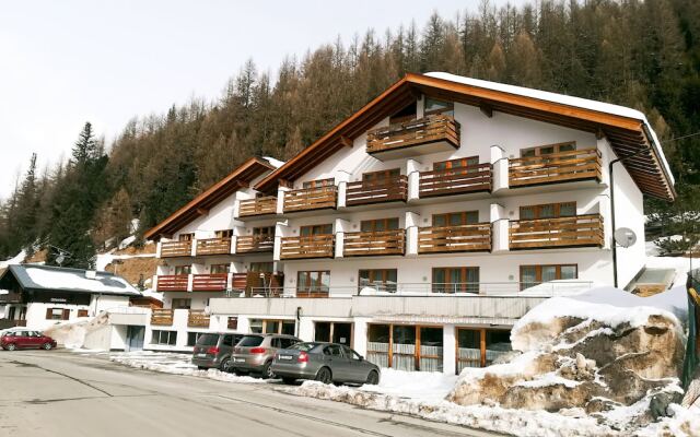 Hotel Alpina