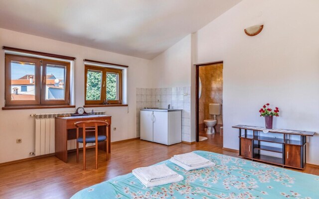 Stunning Home in Medulin With Wifi and 7 Bedrooms