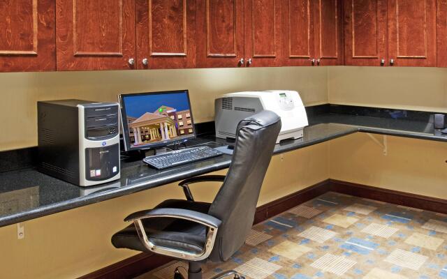Holiday Inn Express & Suites Buffalo by IHG