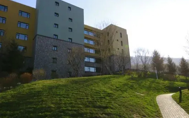 Vanke Songhua Lake Qingshan Snow Hotel